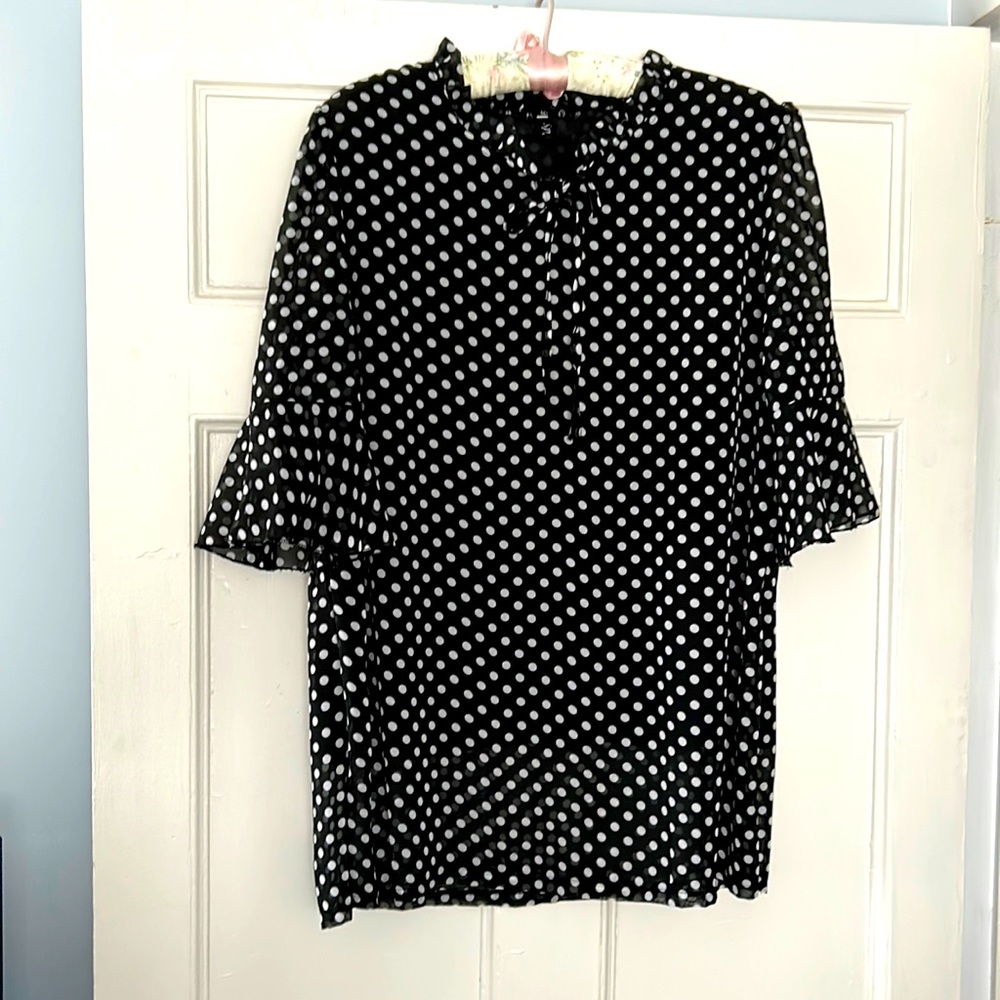 Ladies blouse in Polkadot, black and whites,lined chiffon, size XXL